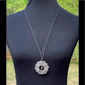 NWT SILVER VANTEL PEARLS CASTILLO FLOWER NECKLACE WITH DROP YELLOW STONE